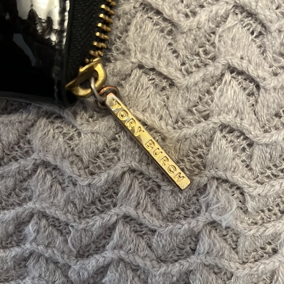 Authentic Tory Burch patent leather wallet - Picture 3 of 8